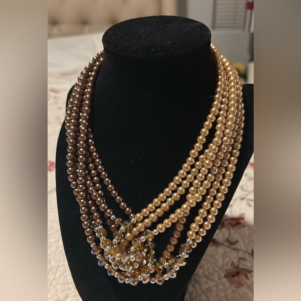 Faux pearl necklace new